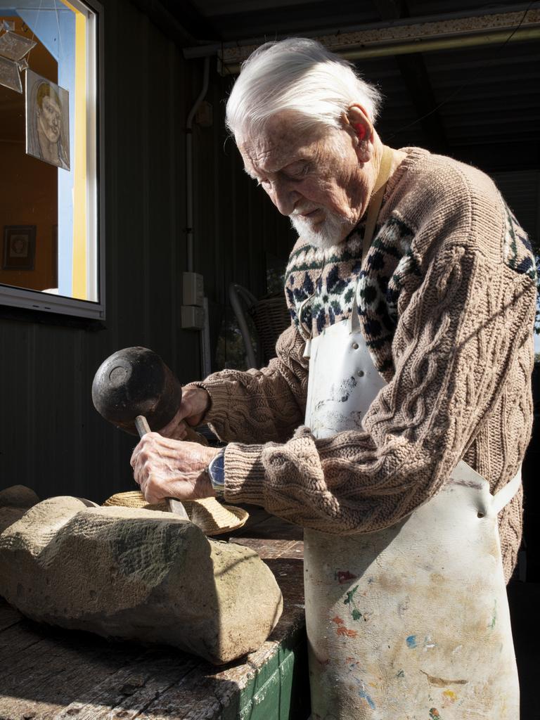 Marc Clark exhibition: Inside 96 yo’s landmark art, working in Brisbane ...