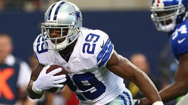 DeMarco Murray carries the ball against the New York Giants.