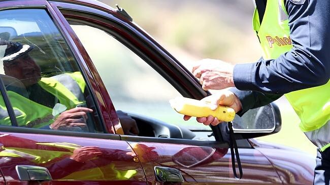 A Mooroopna mother who was drug driving and had a manâs licence and bank card in her handbag has faced the Shepparton Magistrates' Court. (Generic image) Picture: Mark Stewart