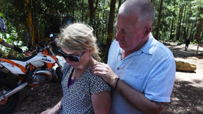 Mark and Faye Leveson, the parents of Matthew Leveson, at the search site in the Royal National Park near Waterfall south of Sydney. AAP Image/Dean Lewins