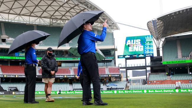 Match umpires call off the third T20 Ashes match between Australia and England at Adelaide Oval on Sunday. Picture: Getty Images