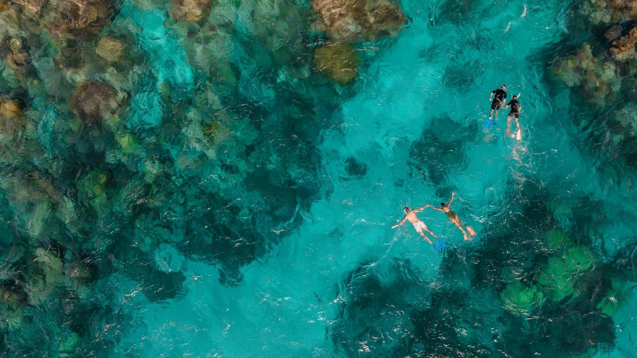 Scuba diver airlifted from outer reef