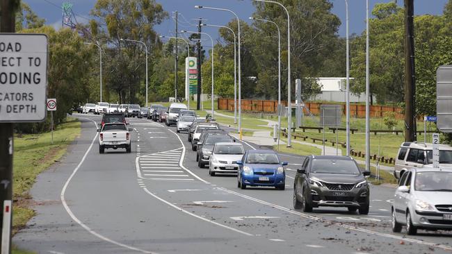 Traffic jam around feeder roads at Oxenford. (AAP Image/Regi Varghese).