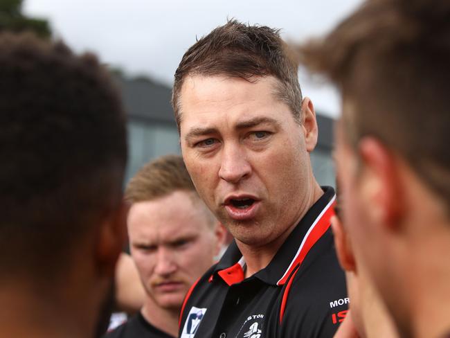 Adam Skrobalak working the huddle at Frankston. He’s now full-time at St Kilda.