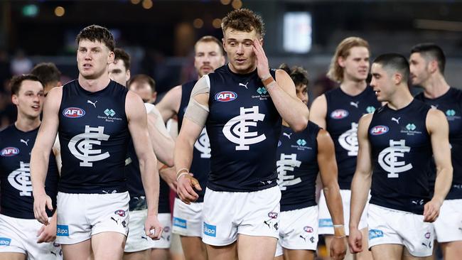 BRISBANE, AUSTRALIA - SEPTEMBER 07: The Blues look dejected after a loss during the 2024 AFL First Elimination Final match between the Brisbane Lions and the Carlton Blues at The Gabba on September 07, 2024 in Brisbane, Australia. (Photo by Michael Willson/AFL Photos via Getty Images)