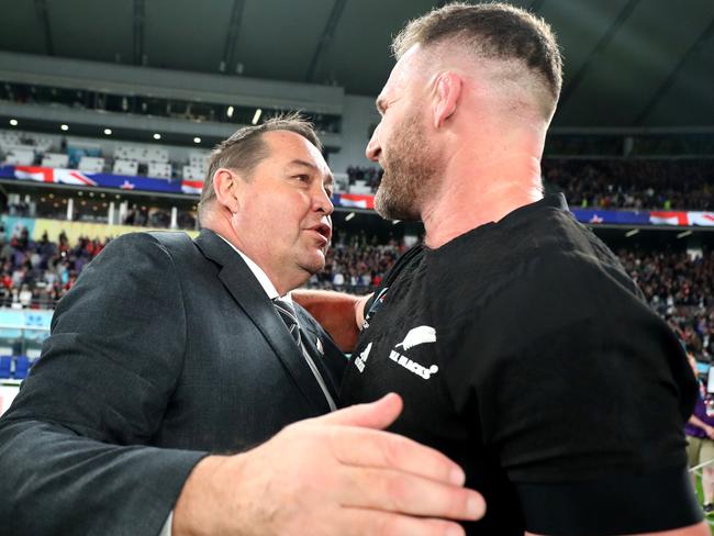 CHOFU, JAPAN - NOVEMBER 01: Steve Hansen, Head Coach of New Zealand and Kieran Read of New Zealand embrace  during the Rugby World Cup 2019 Bronze Final match between New Zealand and Wales at Tokyo Stadium on November 01, 2019 in Chofu, Tokyo, Japan. (Photo by Hannah Peters/Getty Images)