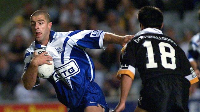 Luke Patten in action for the Bulldogs in 2001.