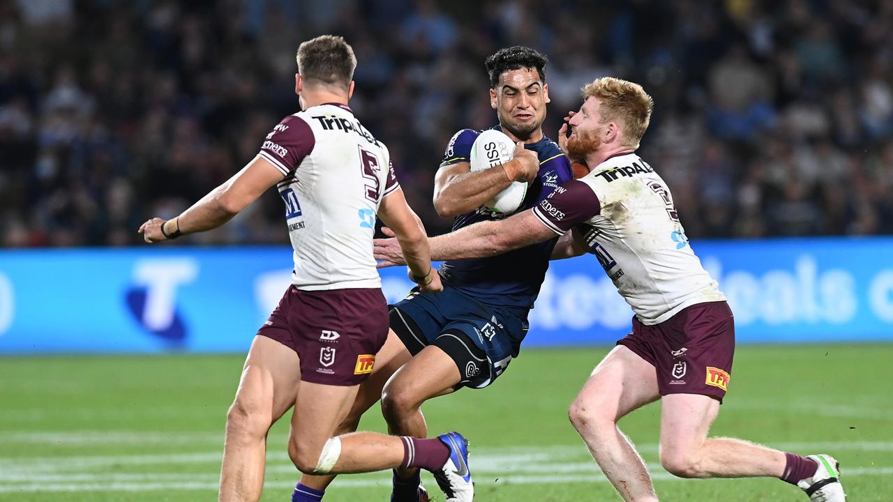 Reimis Smith up against the Manly Warringah Sea Eagles.