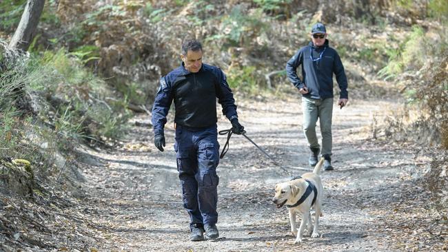 Police search in Buninyong for the body of missing woman Samantha Murphy. Picture: Joe Armao/NCA NewsWire