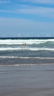 Popular Gold Coast beach closed after 66-year-old man drowns