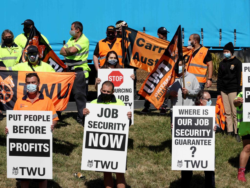 Transport workers are trying to stop the outsourcing of work to contractors. Picture: NCA NewsWire/Damian Shaw