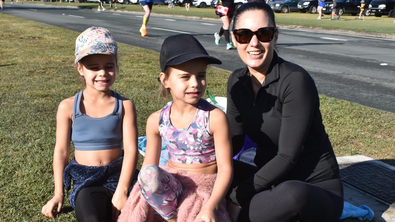 Di, Freda and Hannah cheering on Mick Forde at the 2022 Sunshine Coast Marathon. Picture: Eddie Franklin