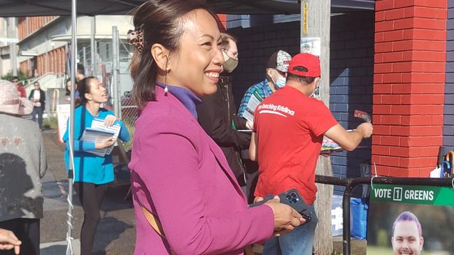 Dai Le speaking to Fowler voters outside the PCYC club in Cabramatta. Picture: Paul Brescia