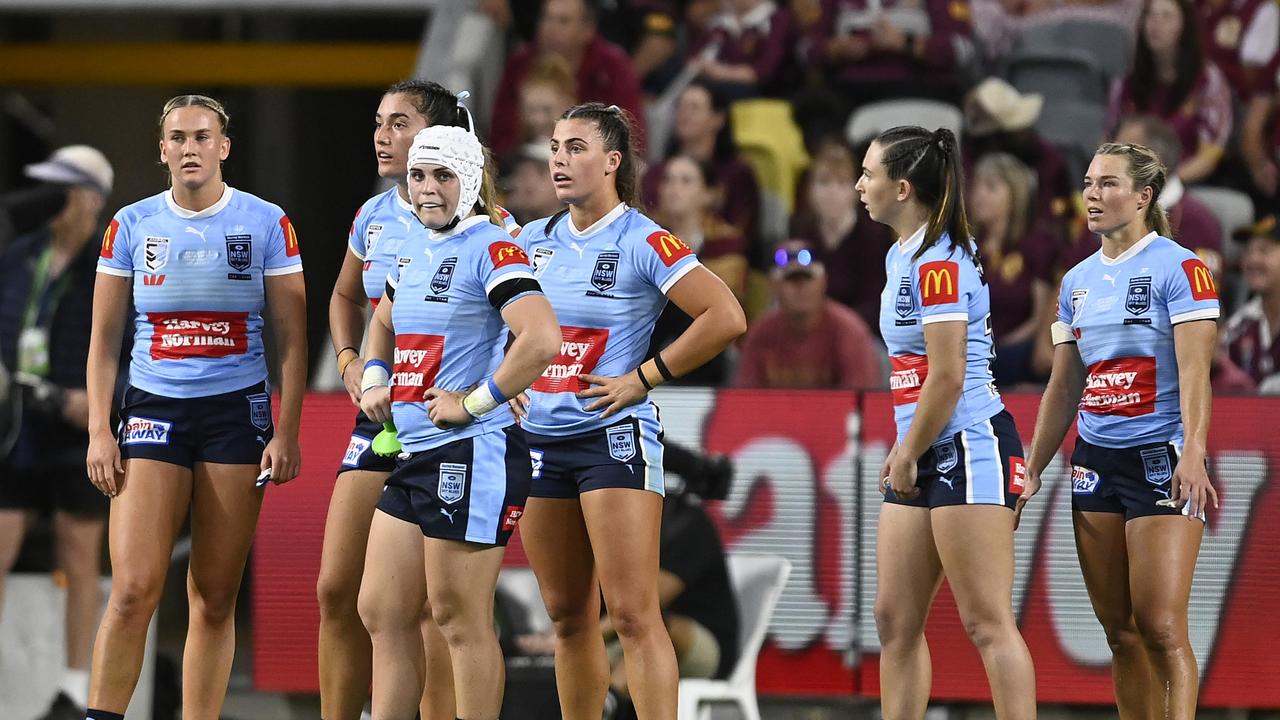 The Blue wait for a Maroons conversion during game two. (Photo by Ian Hitchcock/Getty Images)