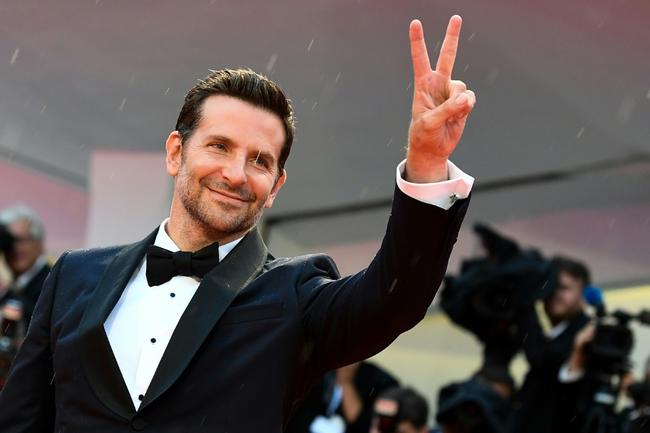 Bradley Cooper plays legendary conductor Leonard Bernstein in 'Maestro'