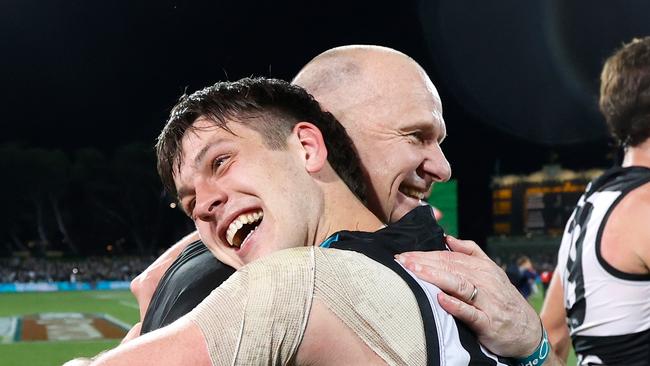 ADELAIDE, AUSTRALIA – OCTOBER 01: Ken Hinkley, Senior Coach of the Power and Zak Butters of the Power celebrate during the 2020 AFL First Qualifying Final match between the Port Adelaide Power and the Geelong Cats at Adelaide Oval on October 01, 2020 in Adelaide, Australia. (Photo by Michael Willson/AFL Photos via Getty Images)