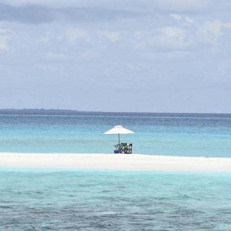 Jake Wall, “Table for two #maldives #margaritatime #luckyman #sesiontequila” Picture: Instagram