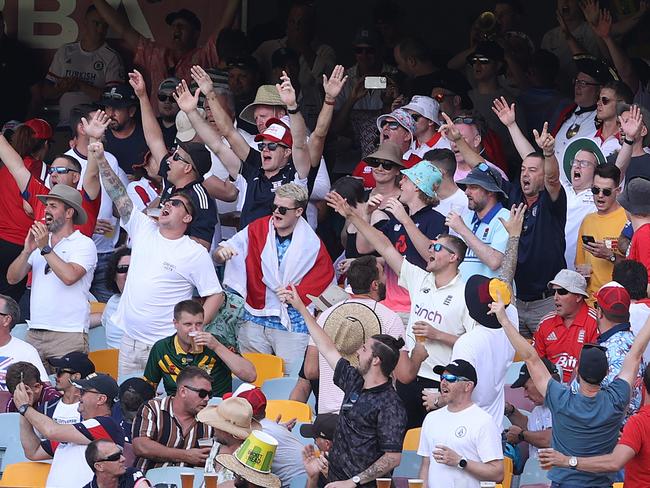 No favours given as 50,000 England fans hit Ashes jackpot