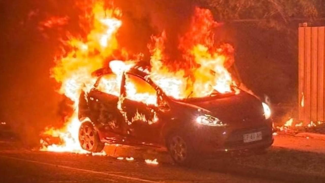 Police investigate Top End car fire