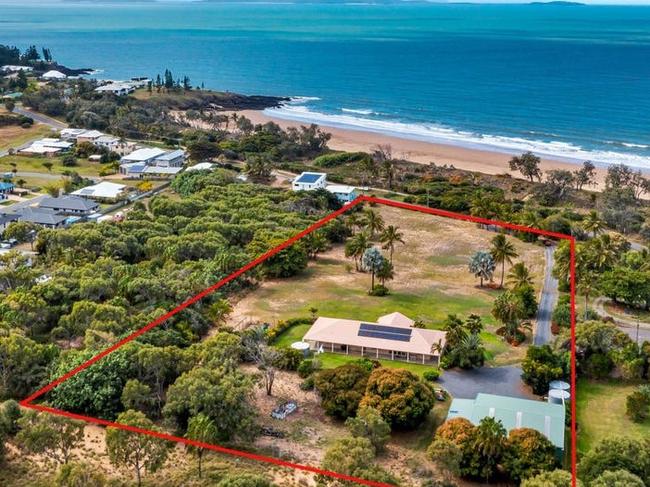 Beachfront home sells to Victorian buyers for $3.1 million