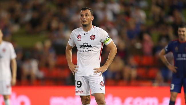 NEWCASTLE, AUSTRALIA - DECEMBER 22:  Mark Bridge of the Wanderers looks dejected after losing to the Jets during the round 12 A-League match between the Newcastle Jets and the Western Sydney Wanderers at McDonald Jones Stadium on December 22, 2017 in Newcastle, Australia.  (Photo by Tony Feder/Getty Images)