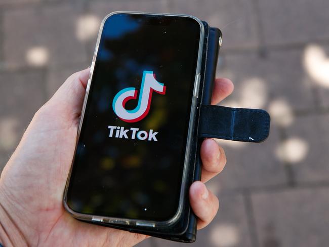 SYDNEY, AUSTRALIA - NewsWire Photos MARCH 9th, 2023: TIK TOK Generic Pics.Push for TikTok to be banned - Calls to ban the viral video app are gaining steam after the FBI raised the alarm that the Chinese government could access user data.Picture: NCA NewsWire / Tim Pascoe