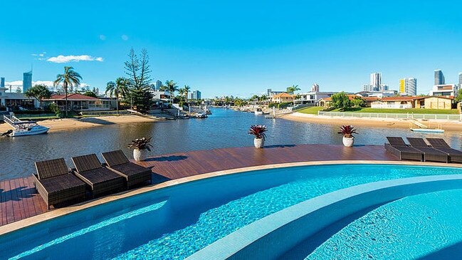 17 Grant Pl, Broadbeach Waters sold this month for $7.35m