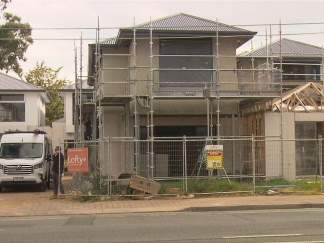 A mother-of-three from Adelaide has had to walk away from her and her kids dream home after she told she would need to pay an extra $144,000 for builders to finish construction on her home. PICTURE: 7 News