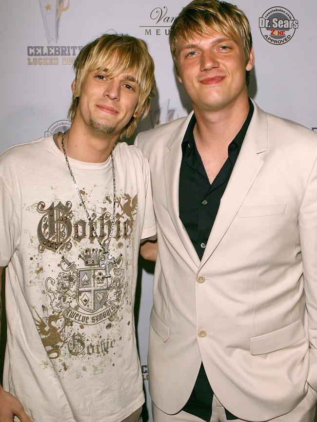 Aaron Carter (L-R) and Nick Carter in 2006 in LA. Picture: Michael Buckner/Getty Images