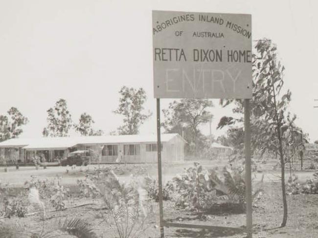 Photograph – entrance to Retta Dixon Home