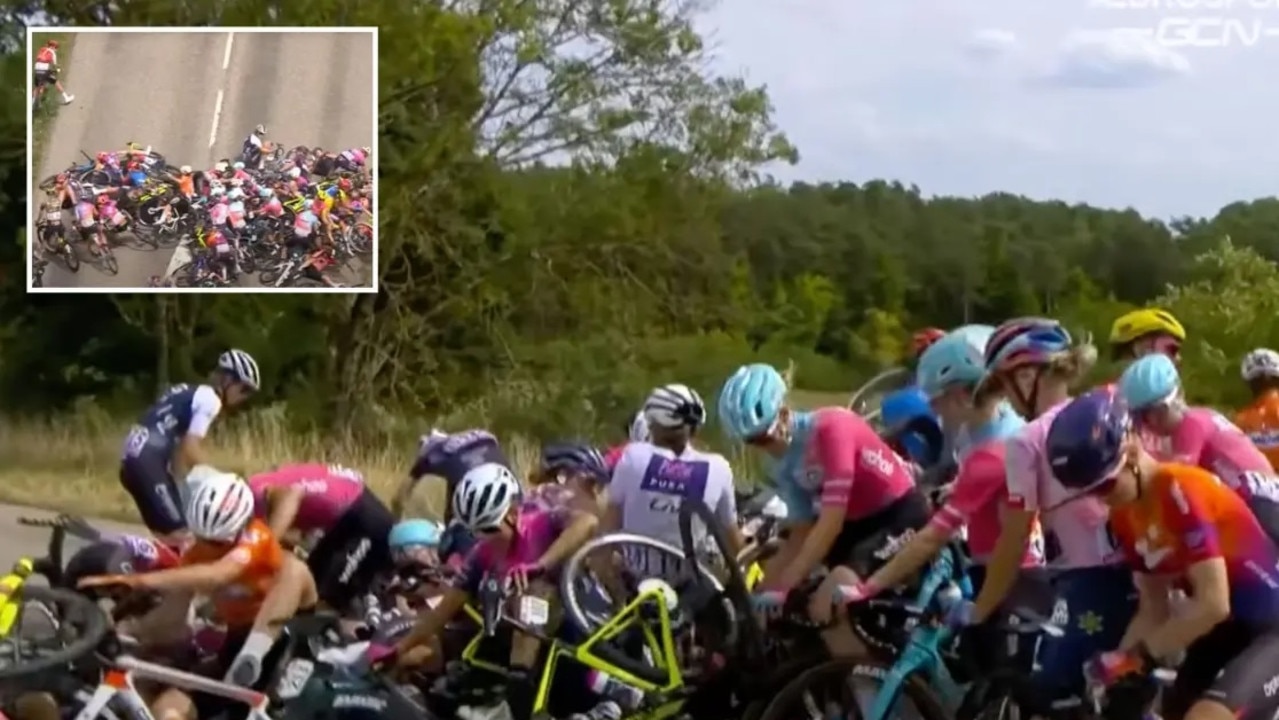 Tour de France Femmes 2022 Monster crash rocks race during fifth stage video news Australia s leading news site