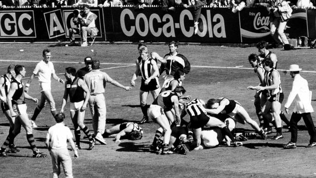 Sheedy threw a punch during the famous 1990 Grand Final brawl and it turns out he hit Gubby Allan.