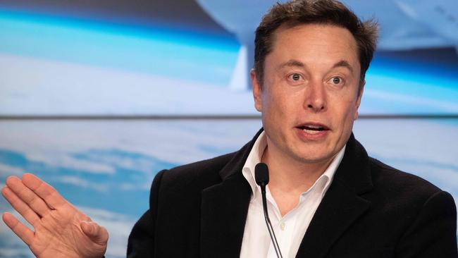 Billionaire Elon Musk’s SpaceX is planning a trip to the moon.