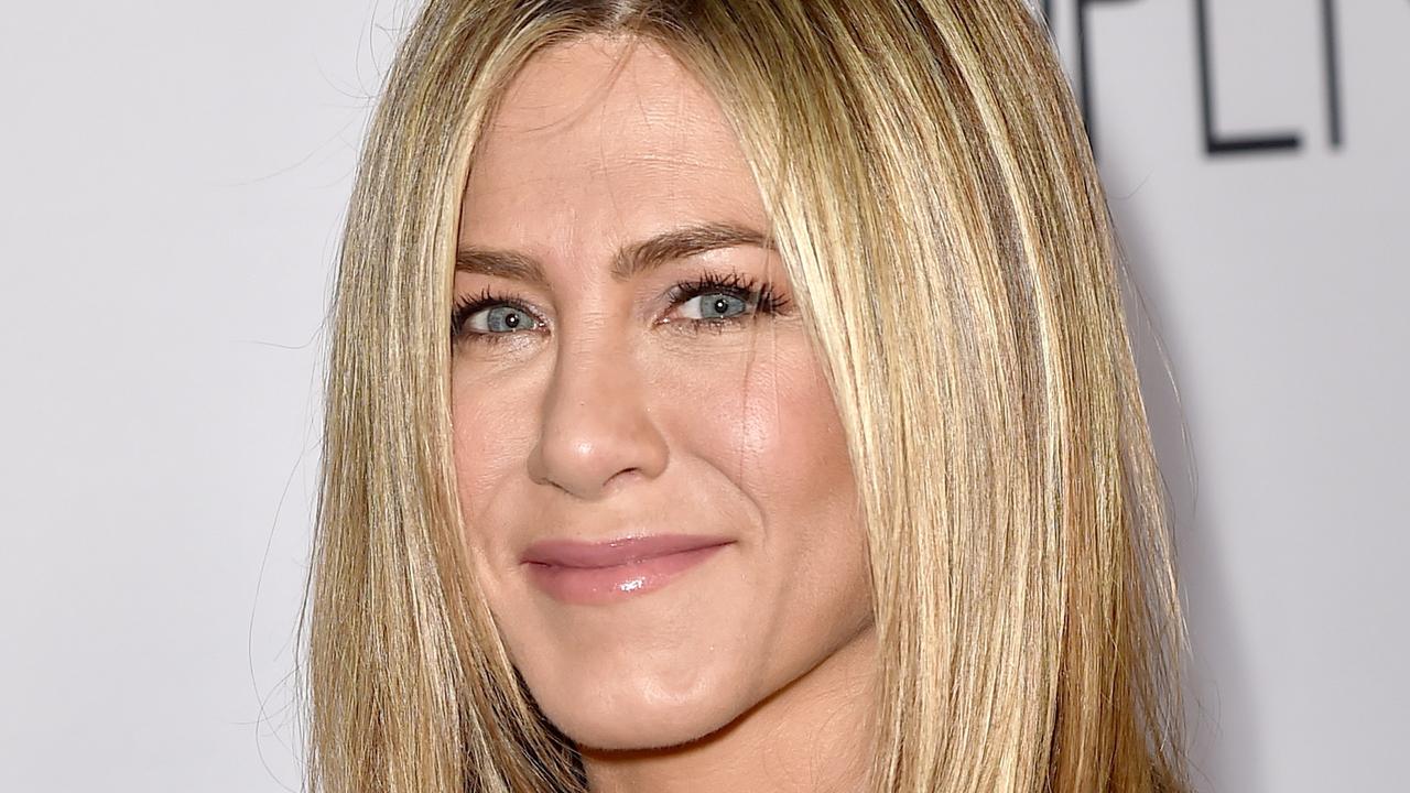 Jennifer Aniston nails Notting Hill tribute on Instagram | Photo ...