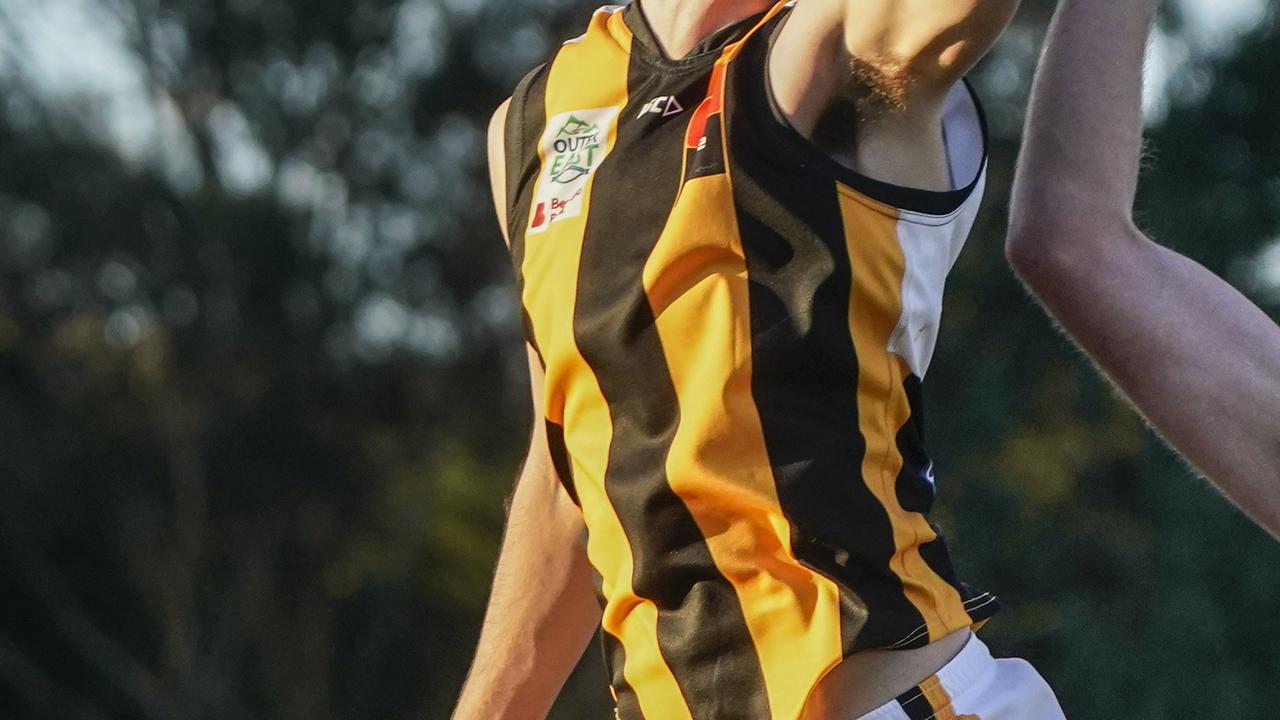 Drama as ‘Waters Whack’ gives Upwey Tecoma victory