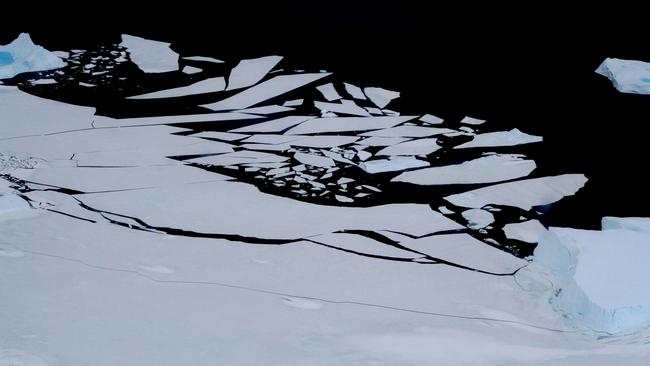 A breakout of the fast ice near Australia’s Casey research station. © Justin Chambers/Australian Antarctic Division