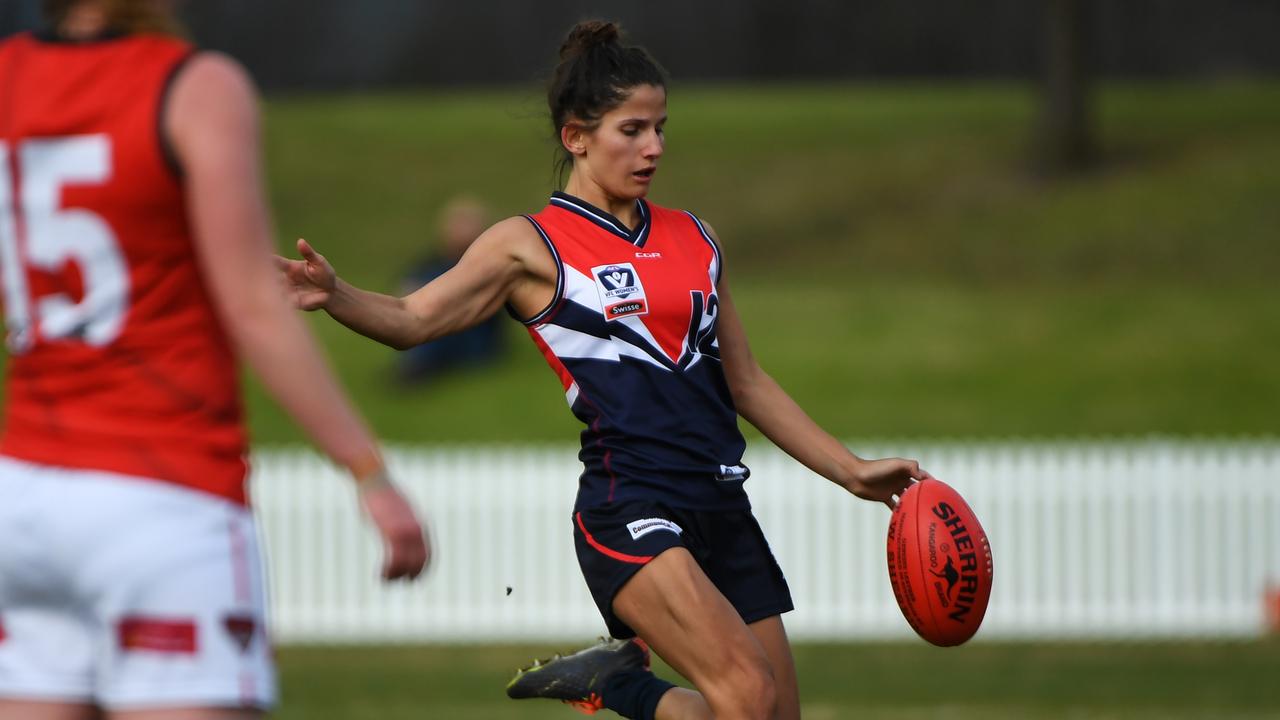 Jess Dal Pos (pictured playing for Darebin Falcons) has retired after a nine-year AFLW career at GWS and Carlton. Picture: James Ross / AAP