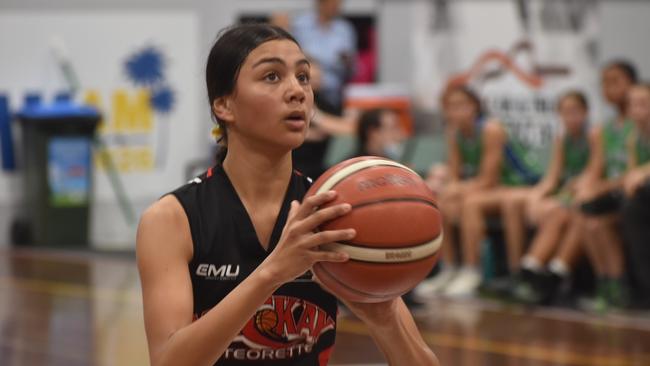 Isabel Smith for the Mackay Meteorettes against the Gold Coast Waves. Picture: Matthew Forrest