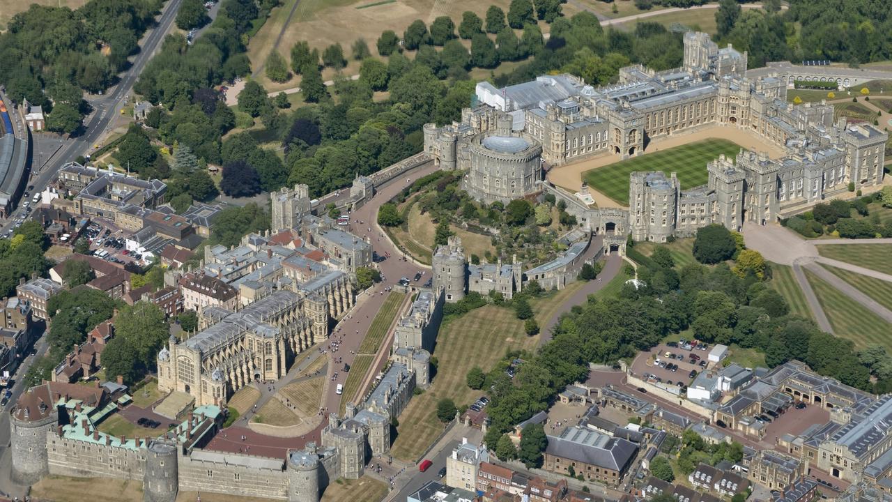 The palace urged the public not to gather in Windsor.