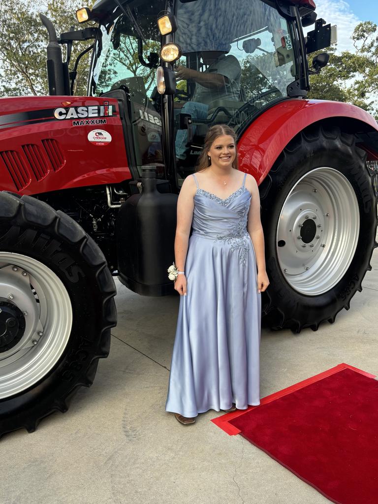 Students arrive at Maryborough State High School's formal.