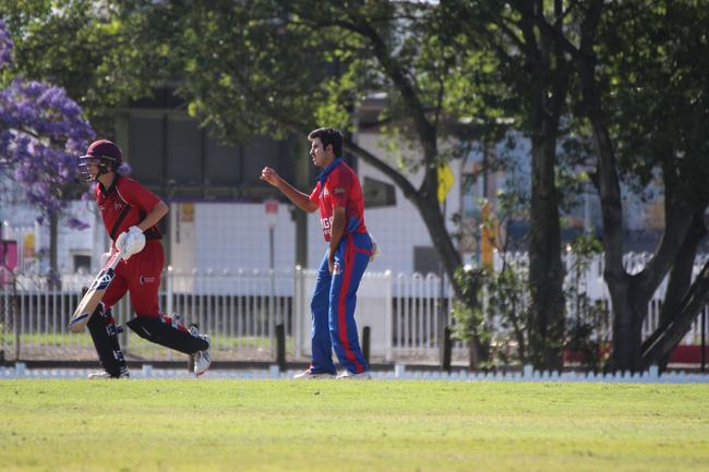 Eshwin Kapoor. Taverners Queensland Boys Under 17s action between Toombul and Wide Bay.