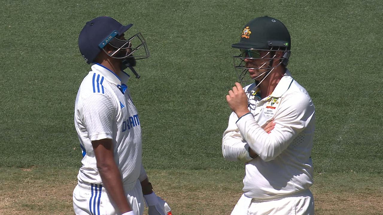 LIVE: Siraj gets hostile welcome to crease as Aussies on brink of emphatic victory