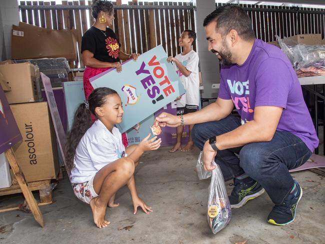 ÃYESÃ campaign Director Dean Perkin meets 7 year old Blessing Bolea whilst sorting campaign material at the ÃYouth Doing GoodÃ facility in Cairns Wednesday 27th September 2023. Photo by Brian Cassey