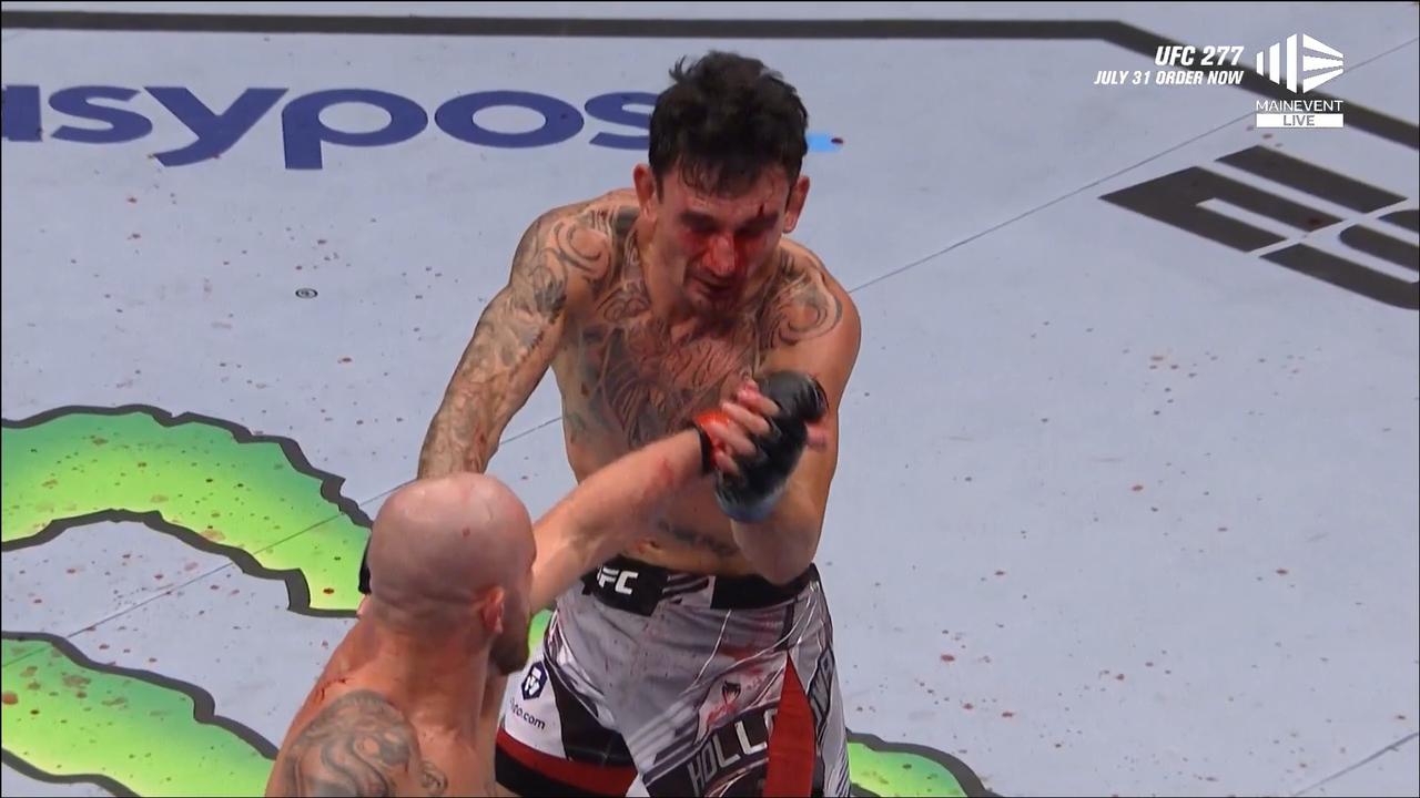 Max Holloway was in a world of pain. Photo: UFC, Main Event.