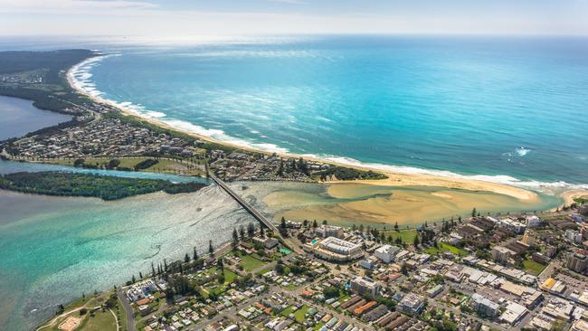 If you’re not a Central Coast or Hunter Valley resident, stay home. This is the message amid the current coronavirus pandemic. Picture: Andrew Smith