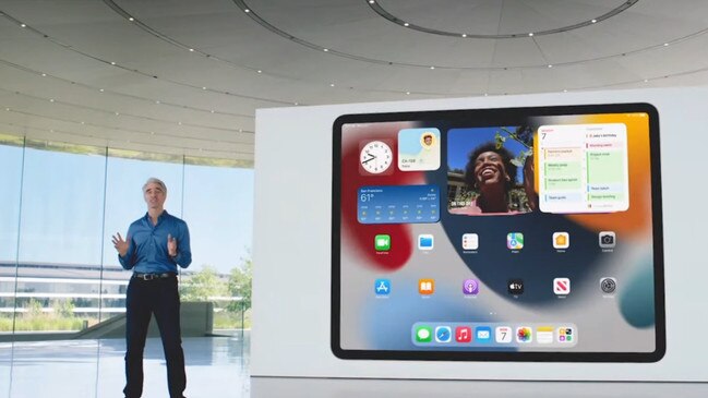 Craig Federighi introduces a more flexible approach to displaying apps and widgets on Apple iPad.