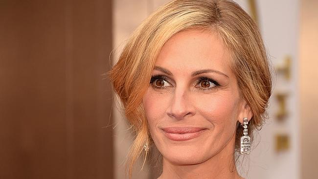 Emotional ... Julia Roberts is said to have broken down during Bette Midler’s Oscars perf