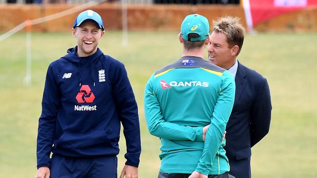 England captain Joe Root (left) laughs while ustralian captain Steve Smith (centre) and former Australian cricketer Shane Warne look on during a pitch inspection prior to play on Day 5 of the Third Ashes Test match between Australia and England at the WACA ground in Perth, Monday, December 18, 2017. (AAP Image/Dave Hunt) NO ARCHIVING, EDITORIAL USE ONLY, IMAGES TO BE USED FOR NEWS REPORTING PURPOSES ONLY, NO COMMERCIAL USE WHATSOEVER, NO USE IN BOOKS WITHOUT PRIOR WRITTEN CONSENT FROM AAP