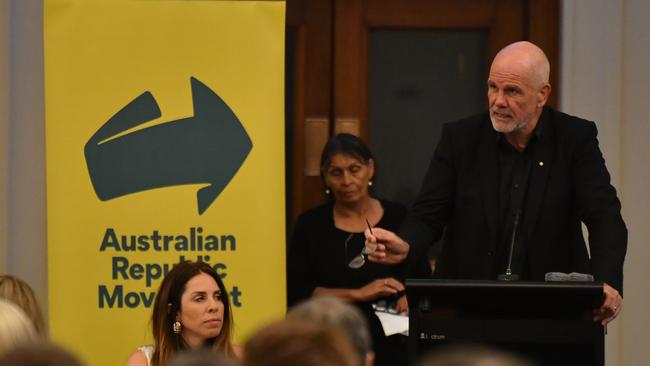 FitzSimons addresses the 20th anniversary of the republic referendum dinner. Picture: AAP