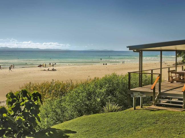 5/8IMESON COTTAGE, BYRON BAY, NSW
Smack bang on the beach overlooking one of Byron Bay’s most popular surf breaks, this beach house’s location more than makes up for a lack of internal aesthetics and fancy fit-out. The embodiment of barefoot beach shack luxury, the newly renovated two-bedroom Imeson Cottage has been here for a century. Constructed between bush and beach, it overlooks local surf hotspot The Pass, and is an easy stroll to either the town centre or the famous lighthouse. The views from each window are enviable, and its proximity to walks, surf and signature Byron hot spots such as Wategos, make it one of the best places to stay in the beloved beachside suburbtown. nationalparks.nsw.gov.au